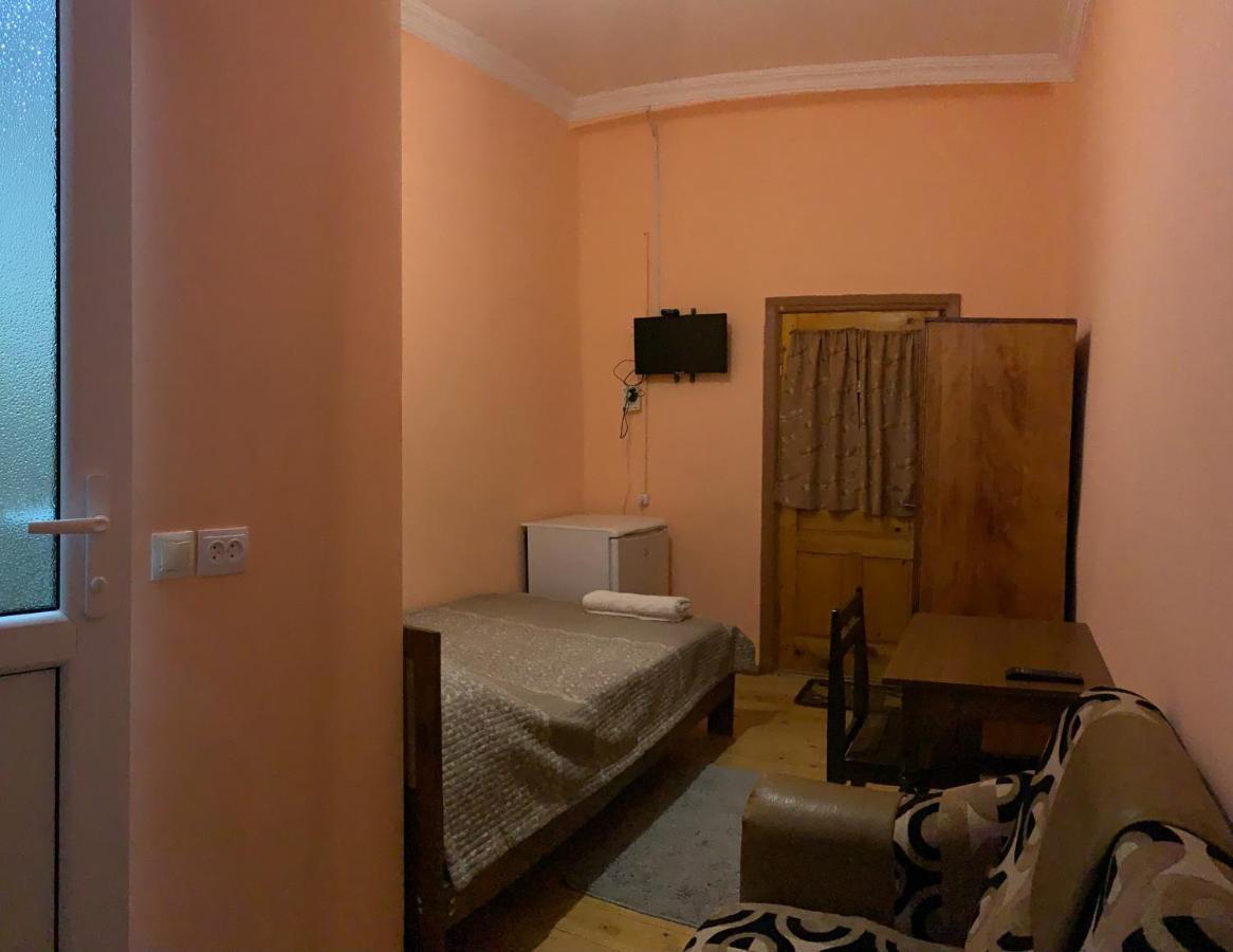 Hotel Kakhaberi Tetritskaro Eksteriør bilde