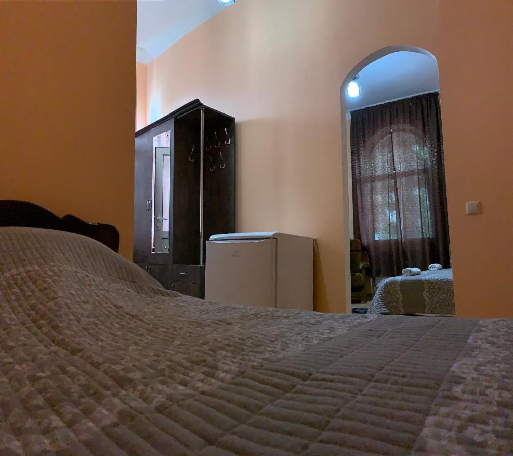 Hotel Kakhaberi Tetritskaro Eksteriør bilde