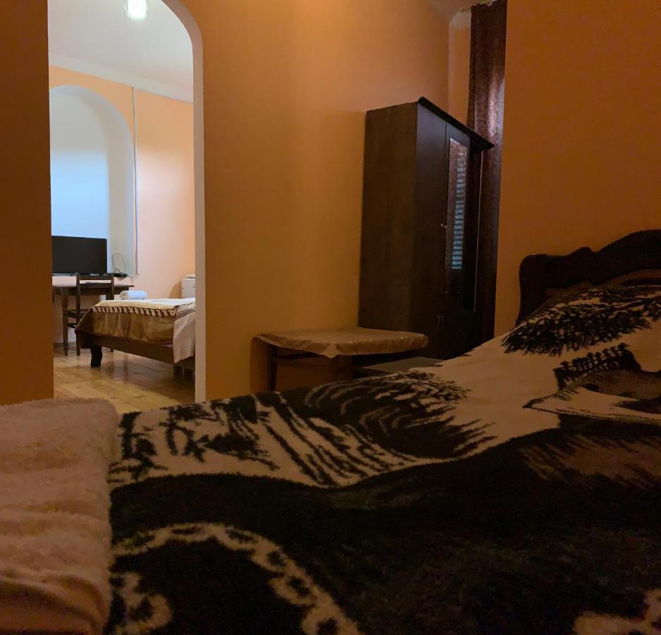 Hotel Kakhaberi Tetritskaro Eksteriør bilde