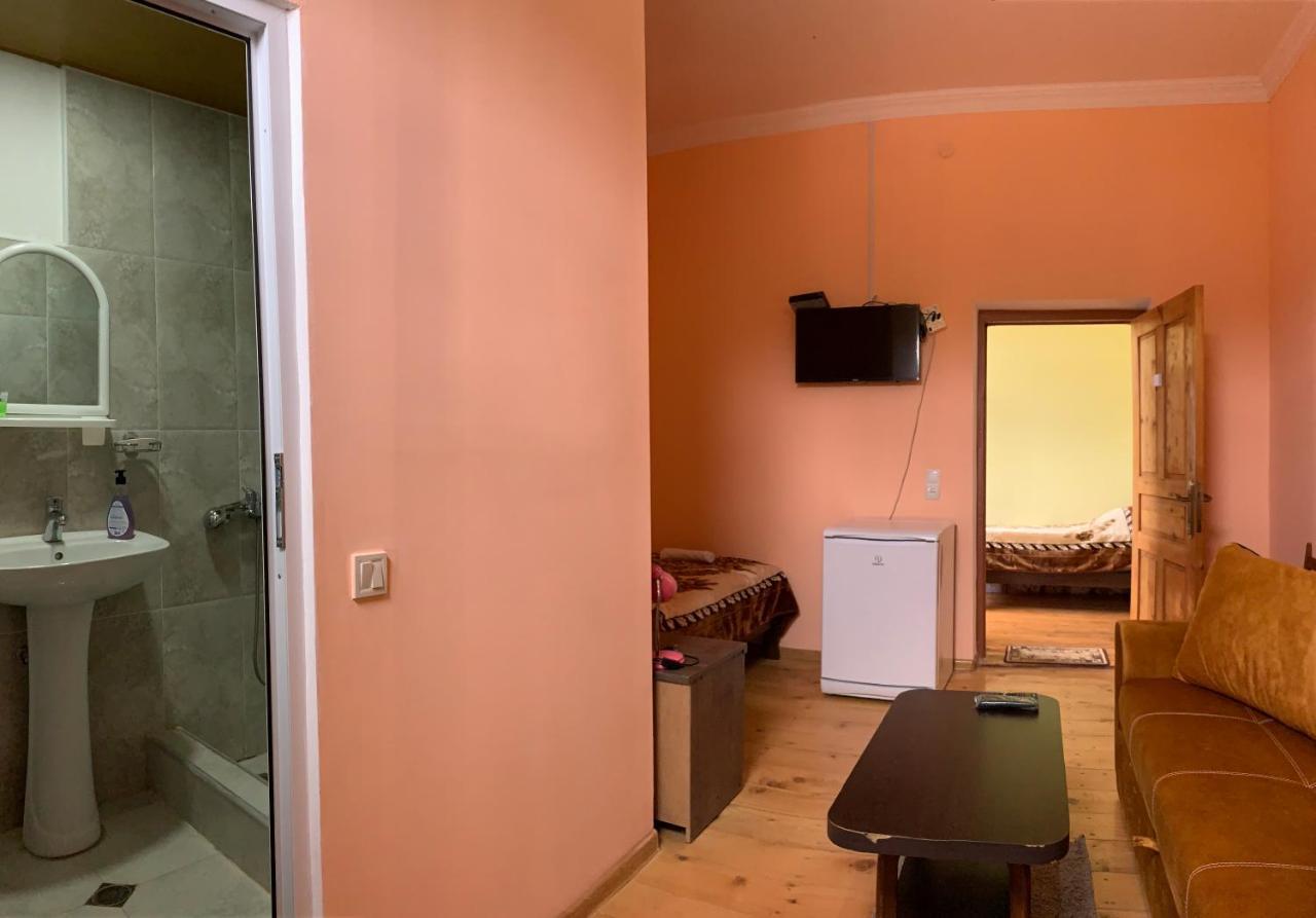 Hotel Kakhaberi Tetritskaro Eksteriør bilde