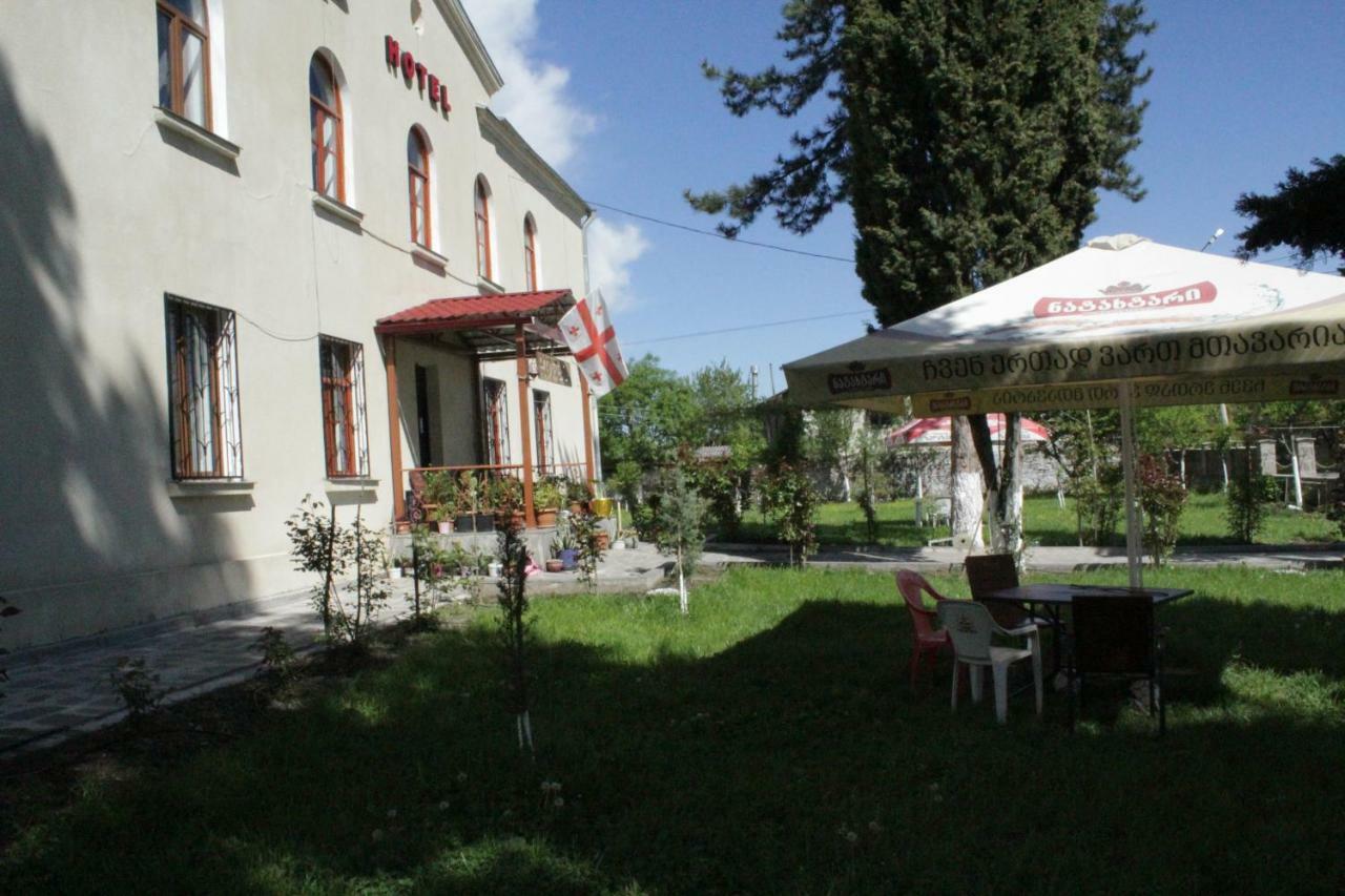 Hotel Kakhaberi Tetritskaro Eksteriør bilde